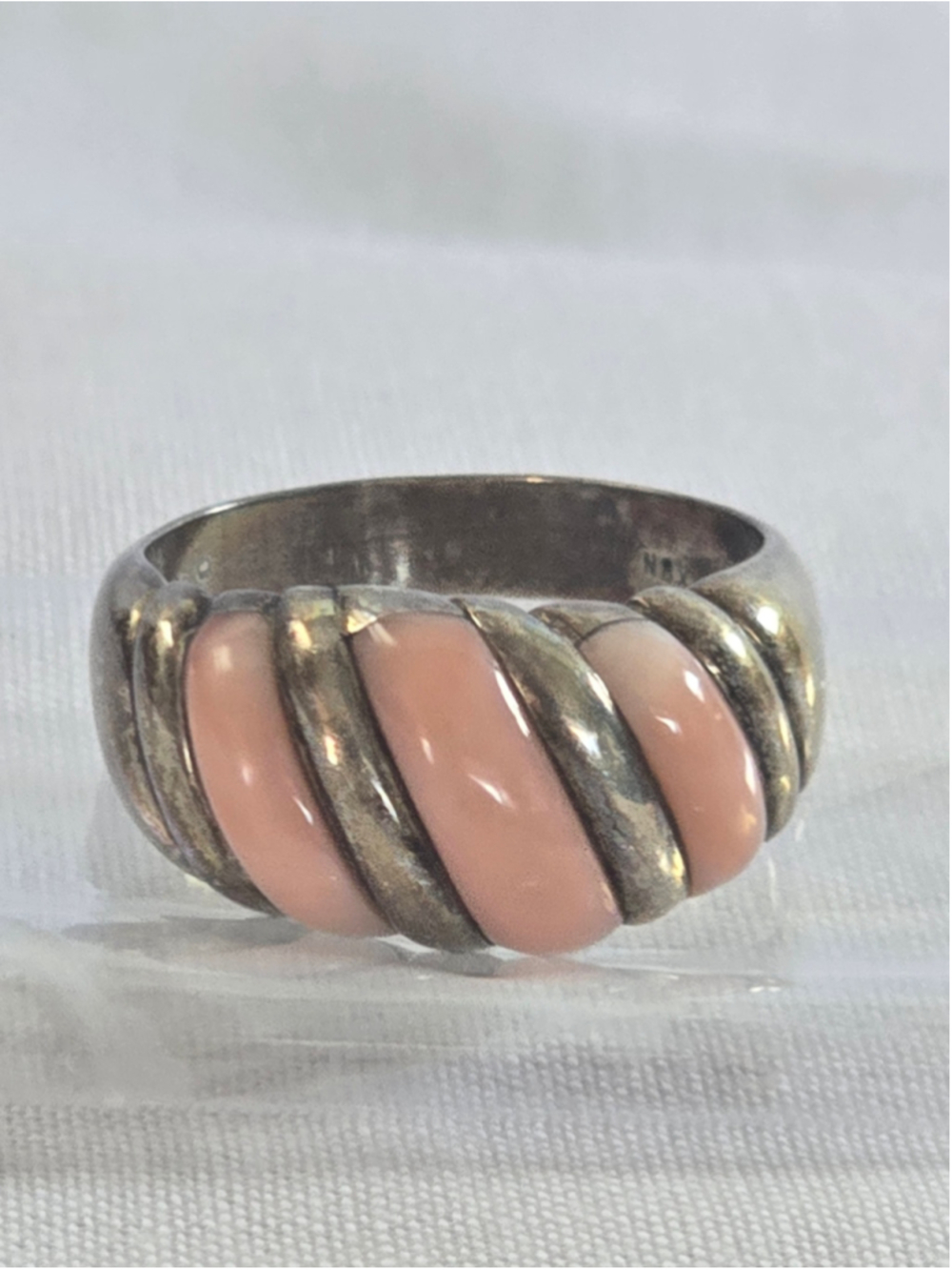 Vintage Kabana Sterling Silver Pink Conch Shell Ribbed Dome Ring Signed KBN S-9
